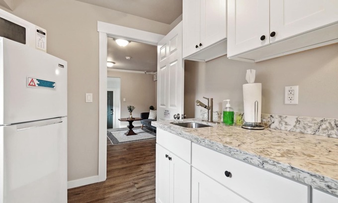 Atlantic House | Judkins Guesthouse Private Rooms