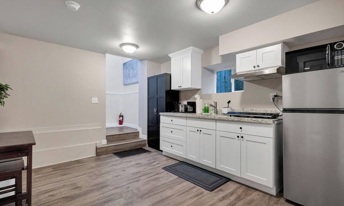 Atlantic House | Judkins Retreat - Close to Downtown