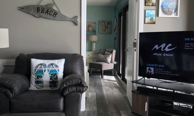 Lower Grand Lagoon Condo | Jul 26-30 1600, Aug 3-29 weeks 1600 or Fri-Sun 800 or Mon-Thurs 800 +tax/fees