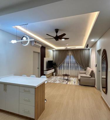 Kota Warisan Apartment | Julia HavenStay