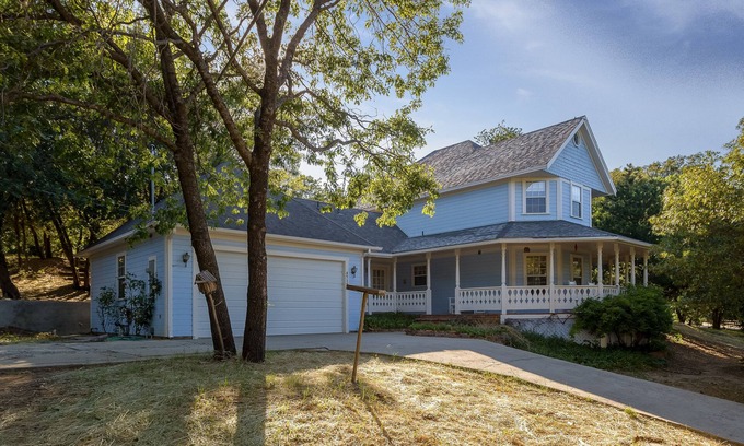 Julian House | Julian Farmhouse/Fenced 2 acres with spa, right outside Julian. Pet Friendly!