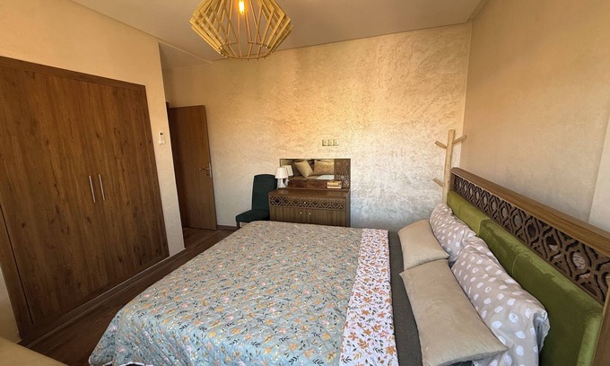 Gueliz Apartment | Julie’s luxury apartment with WiFi, AC in welcoming Marrakech