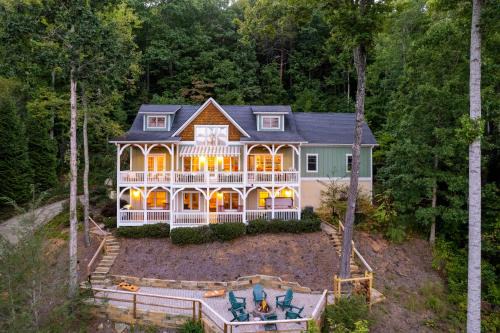 Swannanoa House | Juliet by AvantStay Mountain Views Near AshevilleBlack Mountain