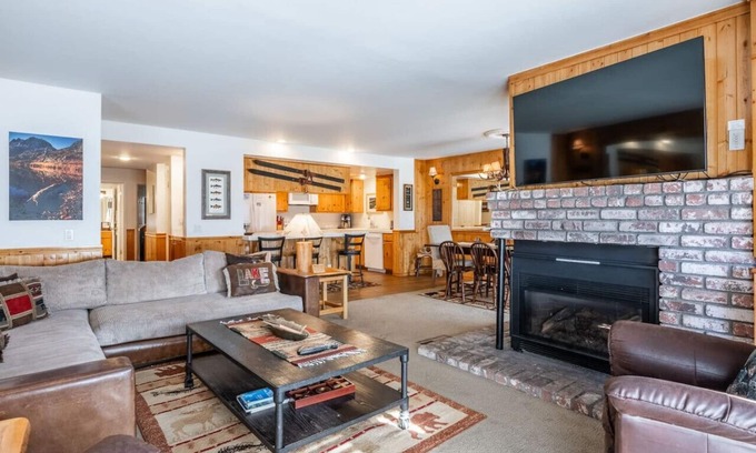 June Lake Condo | June Lake Interlaken 22 Cabin Decor