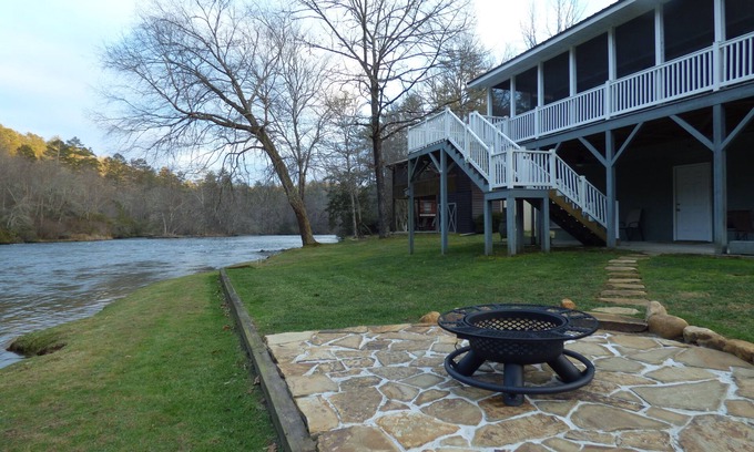 Murphy House | JUNE SPECIAL! 139 dollars per night!River Haven, your escape to the Mountains.