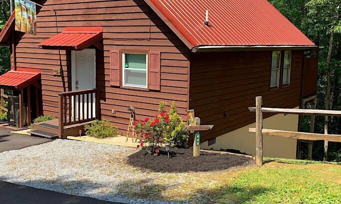 Gatlinburg - Pigeon Forge Cabin | Jungle Fever Cabin Close To Dollywood