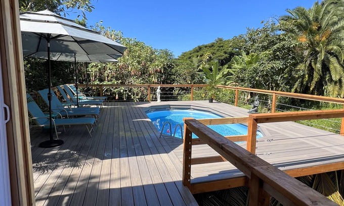 Kealakekua Cabin | Jungle Geodome with private bathroom, deck, and garden.n