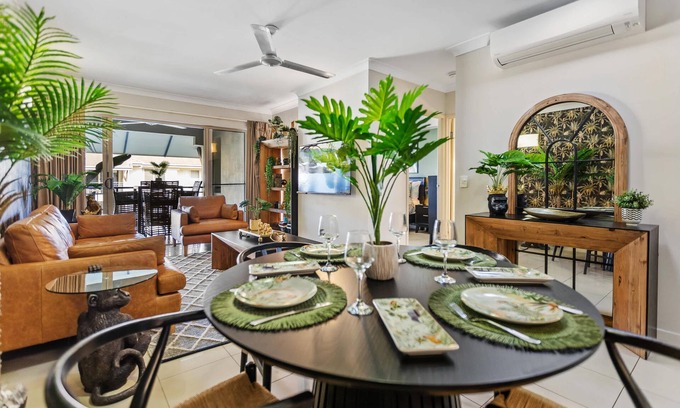 Westcourt Apartment | Jungle Retreat - 9 Pool Gym BBQ
