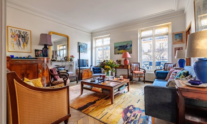 Batignolles Apartment | Jungle Rhythm, by Veeve
