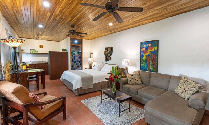 Valle Pura Vida Apartment | Jungle Villa-spacious studio/pool