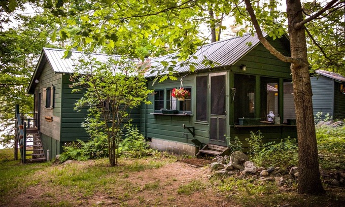 Paradox Cabin | (Juniper) Charming Seasonal Cabins Steps From The Beach