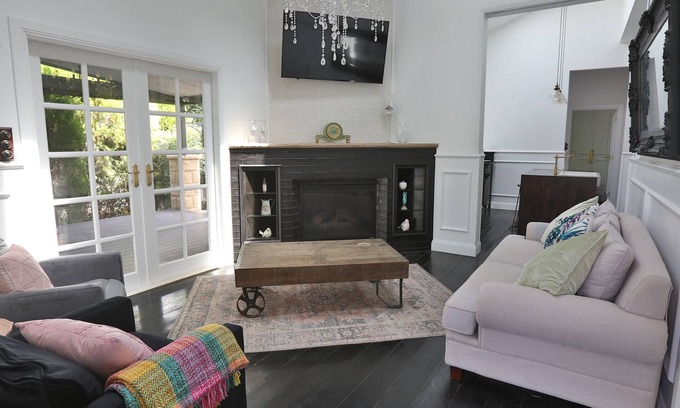 Cessnock House | Juniper Corner-Hunter Valley-A step back in time!