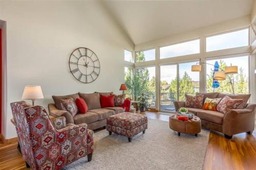 Redmond House | Juniper Haven New Remodel and Resort Amenities