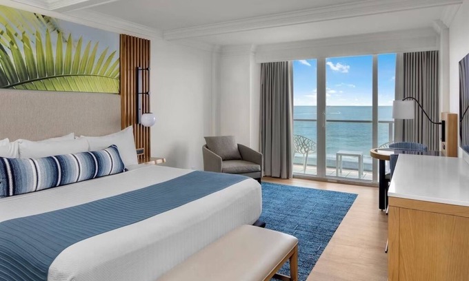 Jupiter Dunes Apartment | Jupiter Beach Resort –Oceanfront Suite!