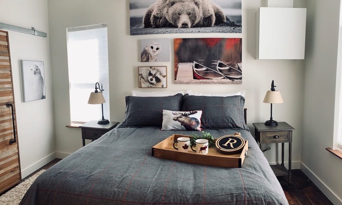Harrow House | Just 5 minutes from local wineries, Lake Erie beaches and Magnolia House
