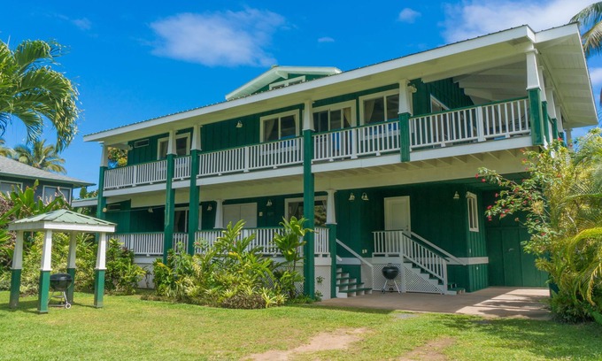 Hanalei House | JUST A THREE MINUTE WALK TO THE BEACH OR TOWN!