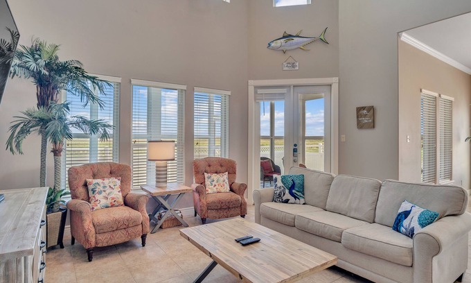 Port Aransas House | Just Breathe | Steps to Beach + Pool, Great Views!