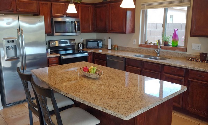 San Tan Valley House | "Just Fore You" - Golf, Mountain Views await you