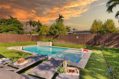 Hallandale Beach House | Just minutes driving to the Beach, Amazing Pool