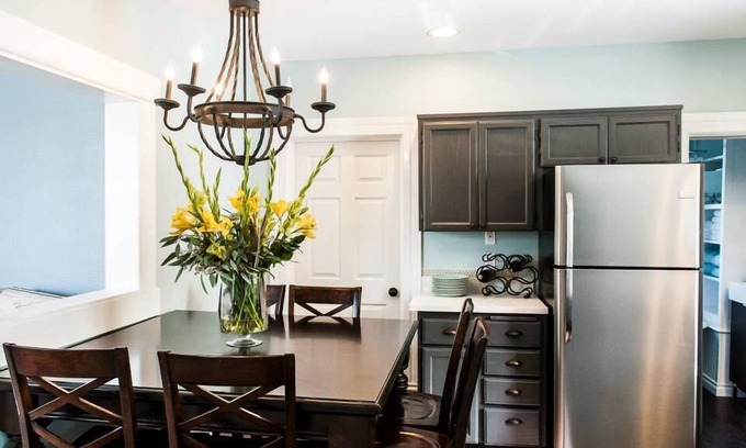 Central Tacoma House | Just off 6th Ave! Beautifully Renovated Home! Close to UPS.