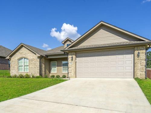 Longview House | Just Passing Through