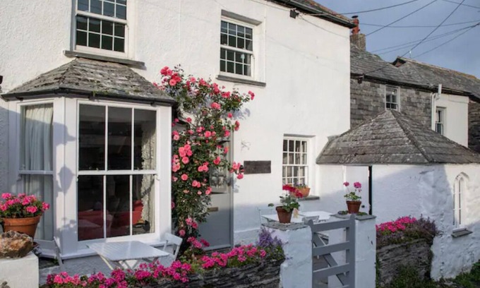 Port Isaac House | Just reduced for July & Aug-Geranium Cottage, Port Isaac sleeps 8 + dogs