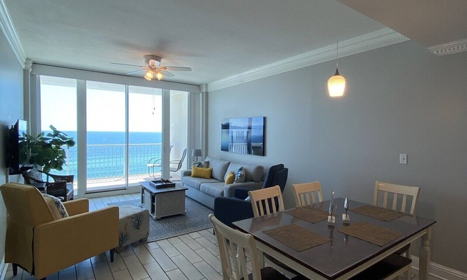 Gulf Shores Condo | JUST Refurbished & CLEAN! King & Queen bdrms-Twin Bunks, FIVE STARS, WOW views