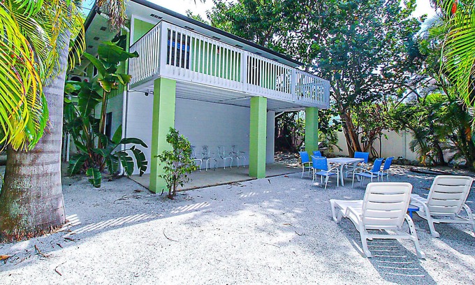 Anna Maria House | Just steps to the beach! -Sol Searcher