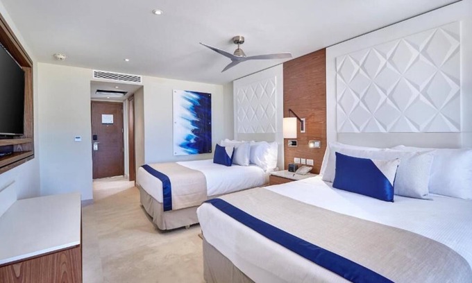 Morne Rouge House | Just What You Were Looking For! Outdoor Pool, FREE Parking, Near Pink Gin Beach