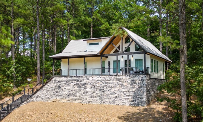 Broken Bow Cabin | Just You N Me in Hochatown/Broken Bow,OK