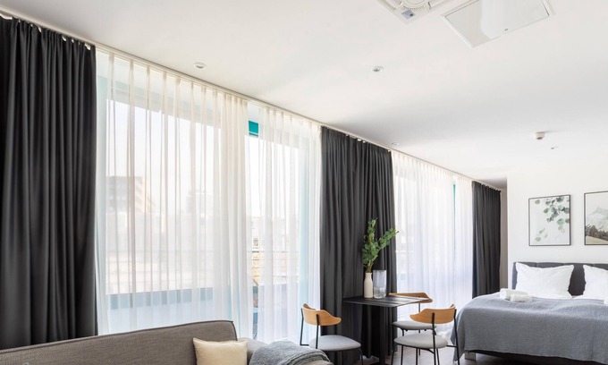 New Town Apartment | Köln Friesenplatz | Suite XL + Balcony (LT)
