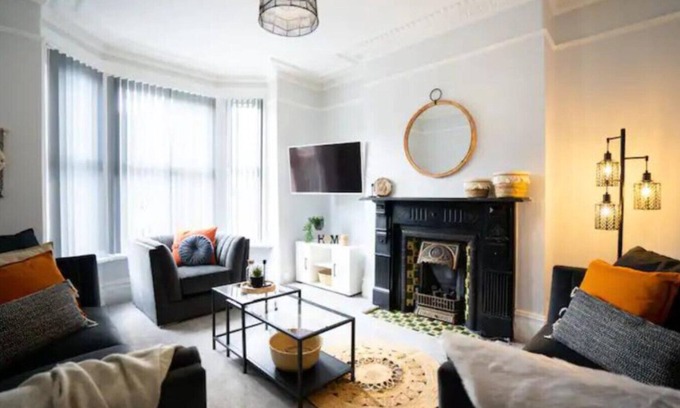 Leeds House | K Suites - Charming 5 bed House w/free parking