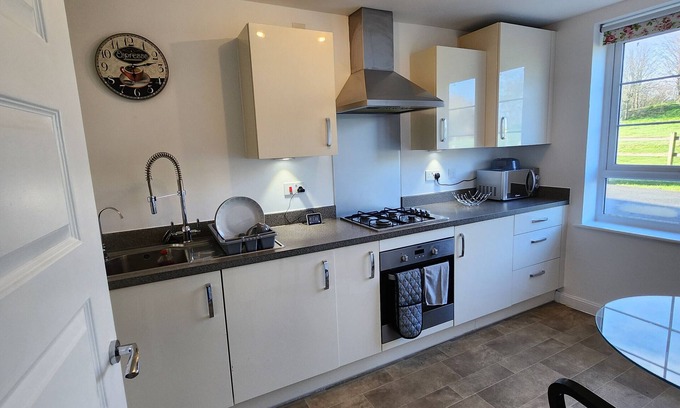 Stanford-le-Hope House | K Suites - Lovely 3 Bedroom with WiFi