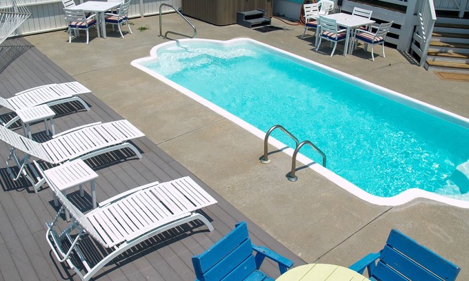 Nags Head House | K0138 Peeps & Pirates. Nags Head, Pool, Ocean View, 100 Yards to Beach!