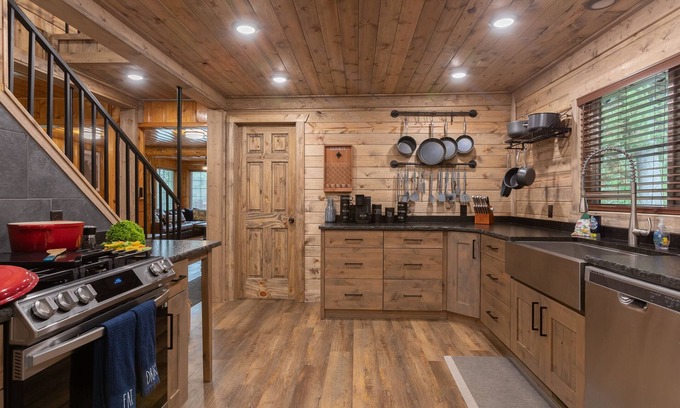 Island Park Cabin | KABINO: Riverfront Hot Tub Arcade Games FirePit WiFi