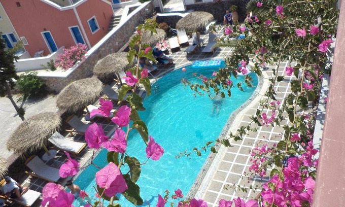 Kamari Hotel | Kafouros Hotel