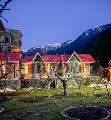 Jagatsukh Ski Chalet | Kahaani - Luxury Wooden Chalet in Manali
