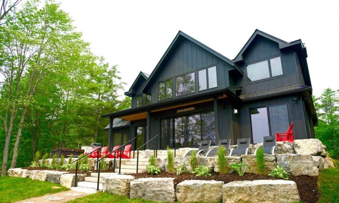 Gravenhurst Cottage | Kahshe Beach House, Kahshe Lake