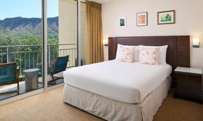 Diamond Head - Kapahulu - St. Louis Hotel | Kaimana Beach Hotel | Diamond Head View King | Near Park & Hiking Trail