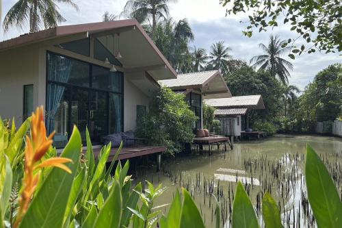Amphawa Hotel | Kalacanal resort