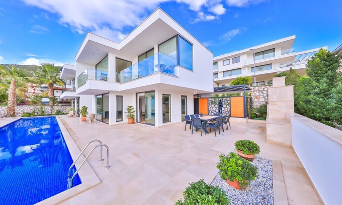 Kalkan Villa | Kalamar Bay. Luxury 6 bedroom villa with extra large 20m pool with swim trainer