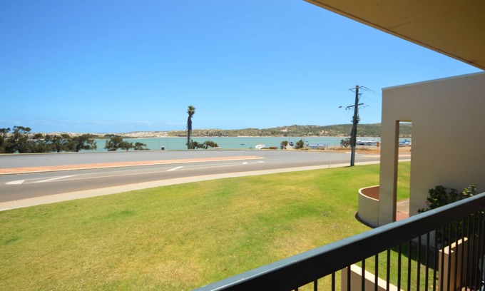 Kalbarri Apartment | Kalbarri Riverview 26 | Waterfront | First Floor