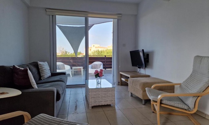 Kapparis Apartment | Kalifi Pool Apartment