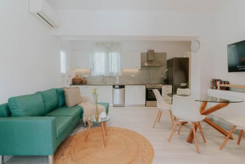 Kalamaki House | Kaliva Residence