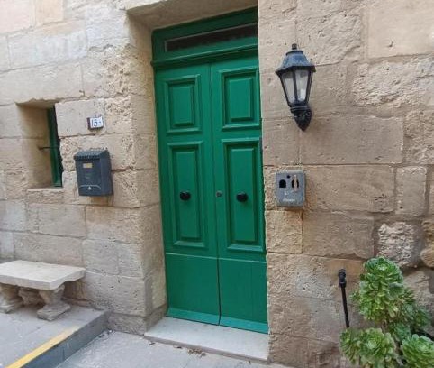 Mgarr Apartment | Kalkara Maisonette in the Alley
