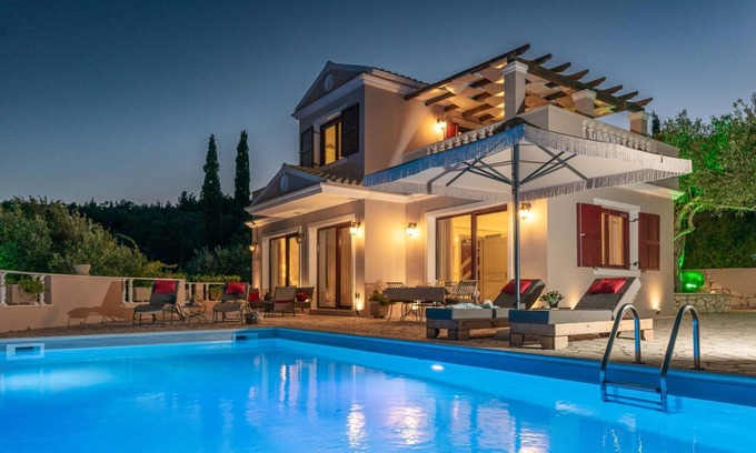 Gaios Villa | Kalliope Villa - Classic with a splash of glam