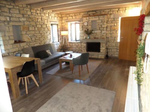 Pogoni Apartment | Kalpaki stone apartment 2.