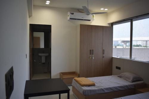 Gandhinagar Hostel | Kalyan PG & Boys Hostel