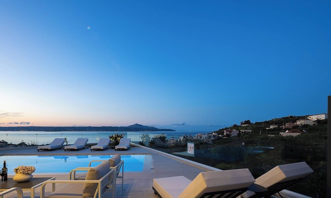 Kalyves Villa | Kalyves Royal Villa Free*heated pool,gym&seaview