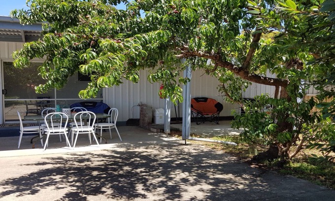 St Leonards House | Kama-On-Thomson Blvd